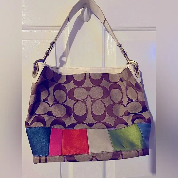 Coach Shoulder Purse 👜